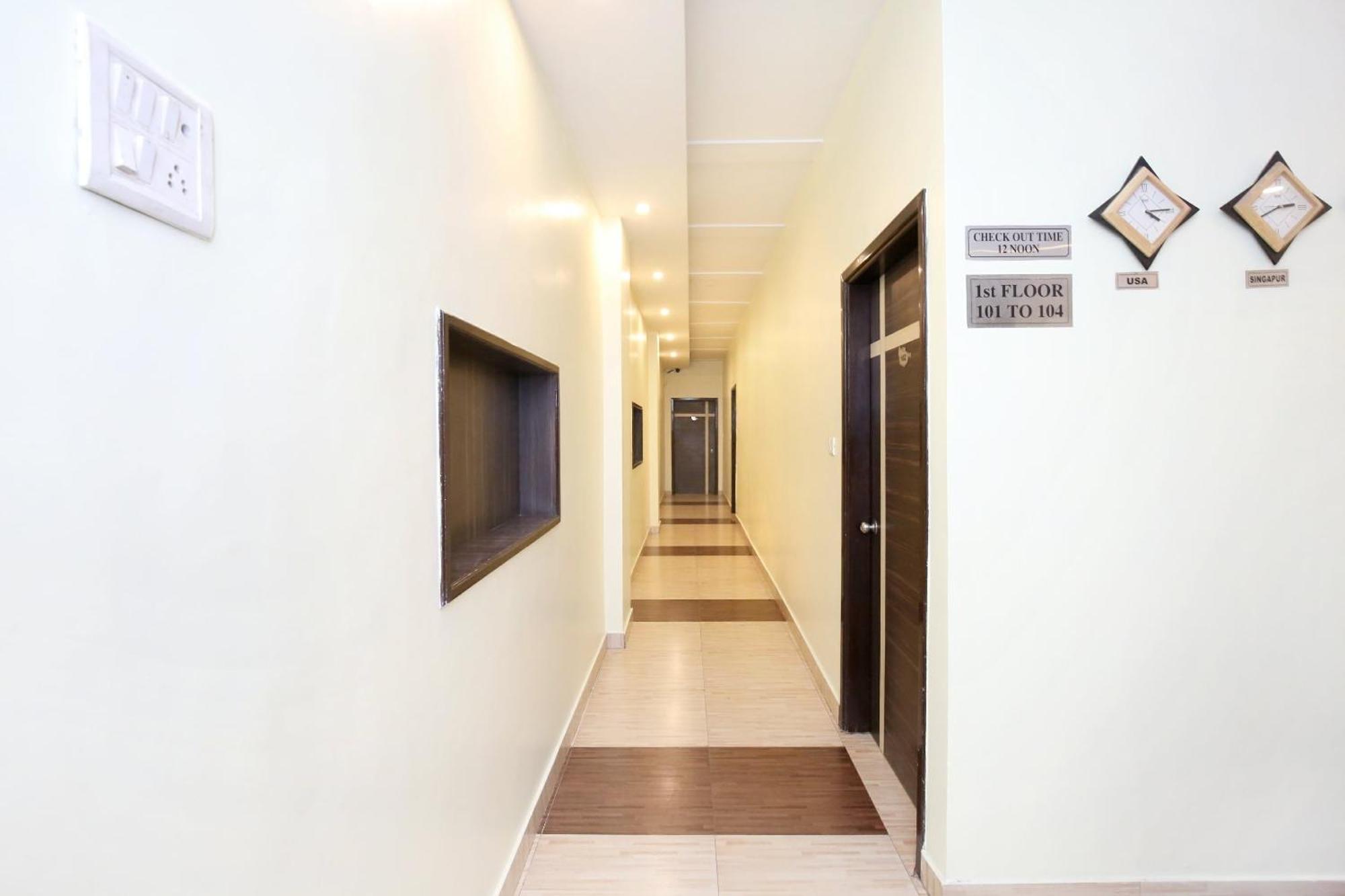 Oyo 9243 Trumpets Hotel 阿姆利则 外观 照片